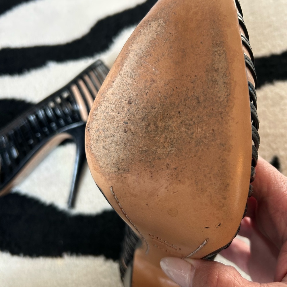 Gucci Black and Cream Stiletto Heels - Picture 6 of 8